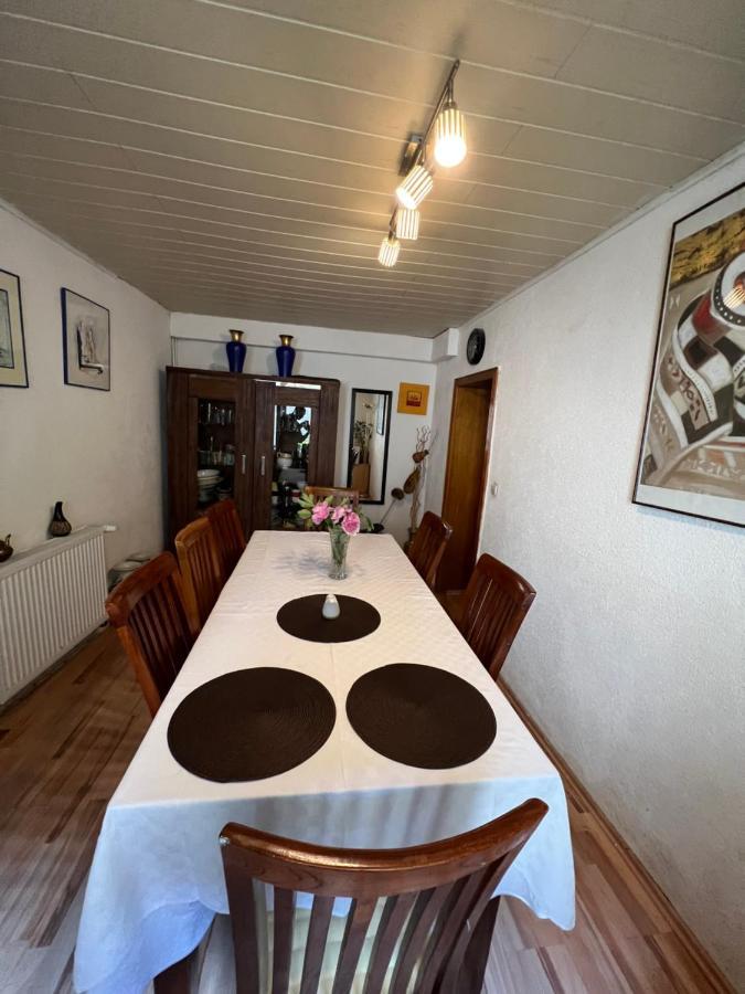 Gaestehaus Linden -Zweibettzimmer Luaran gambar